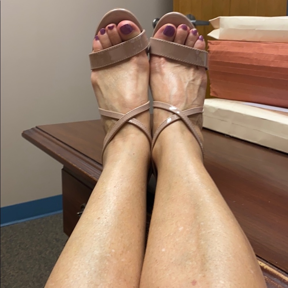 Beautiful light rose patent summer shoes !